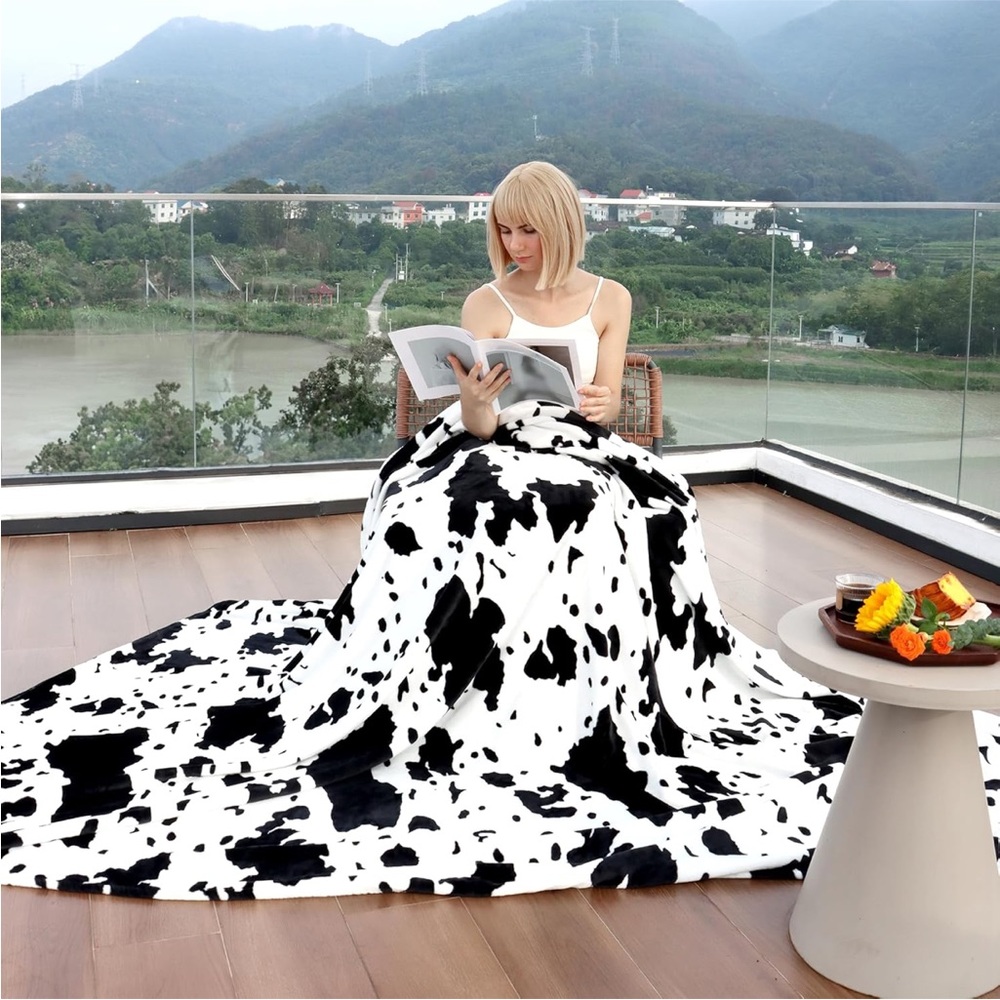 Cow Print Fleece Throw Blanket - Picture 5 of 5